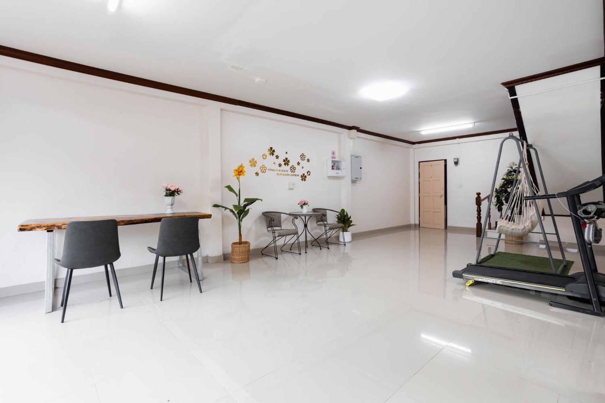 2B Cozy Hostel ตรัง Esterno foto