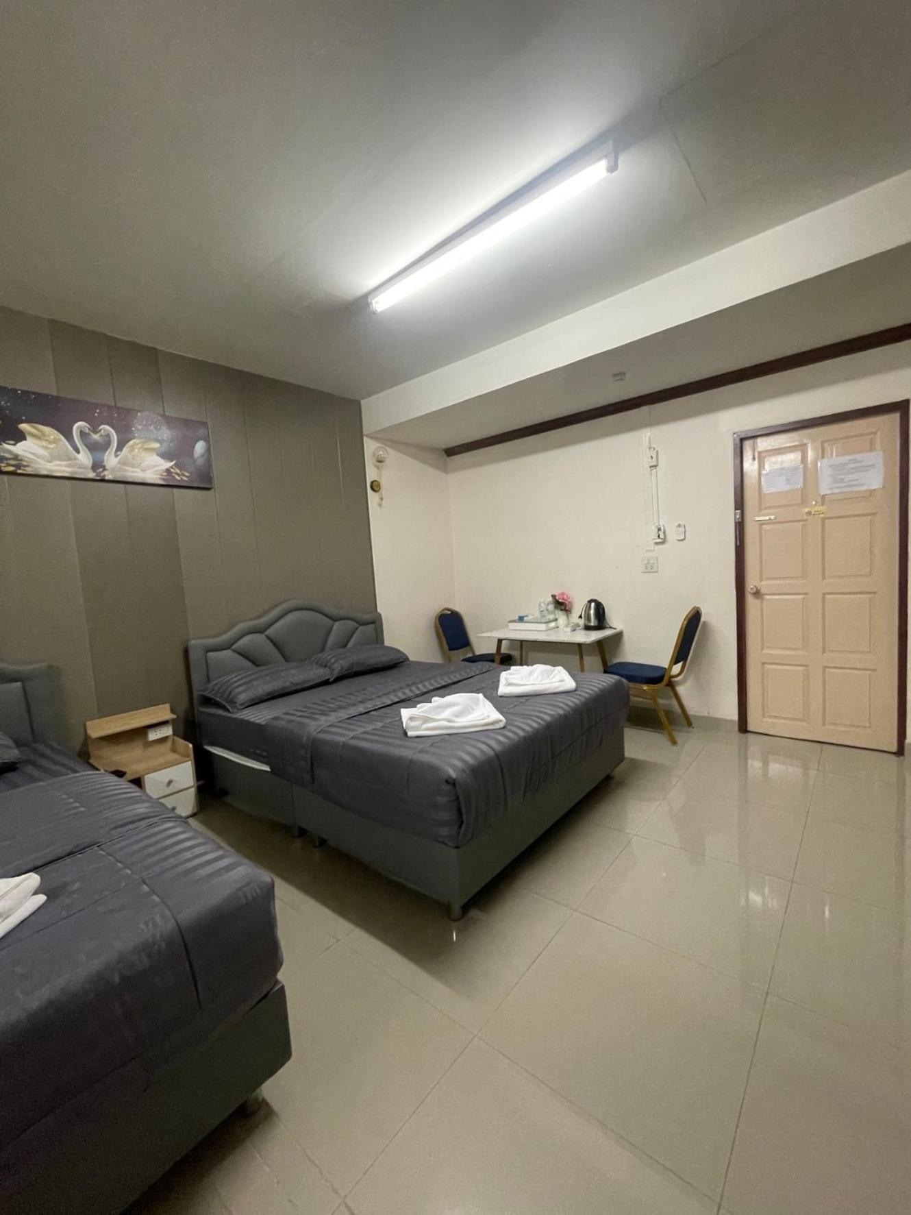 2B Cozy Hostel ตรัง Esterno foto